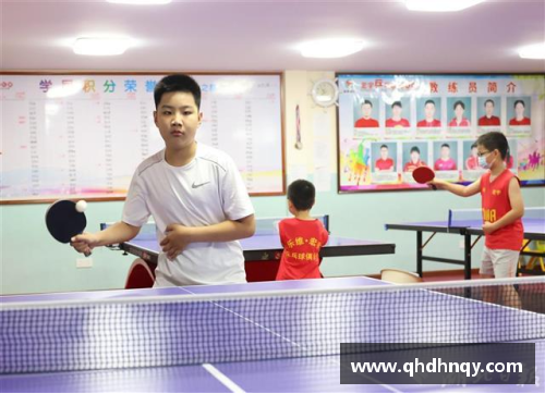 体育明星与小朋友趣味互动 共同挑战运动游戏欢乐时光